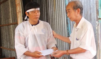 Hơn 30 triệu đồng hỗ trợ gia đình người phụ nữ tử vong vì điện giật