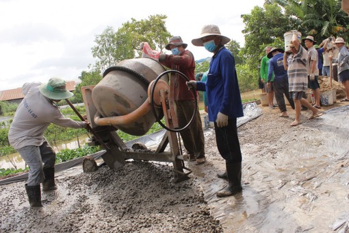 Tín đồ Phật giáo Hòa Hảo xây dựng nông thôn mới