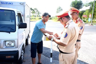 Xử lý 1.385 trường hợp vi phạm trật tự an toàn giao thông