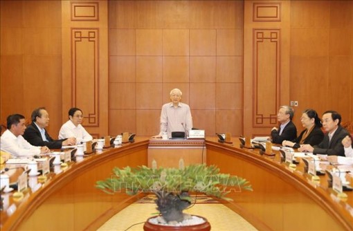 Xây dựng quy hoạch cán bộ cấp chiến lược: Cẩn trọng, loại bỏ 'hòn sỏi' mục ruỗng từ ban đầu