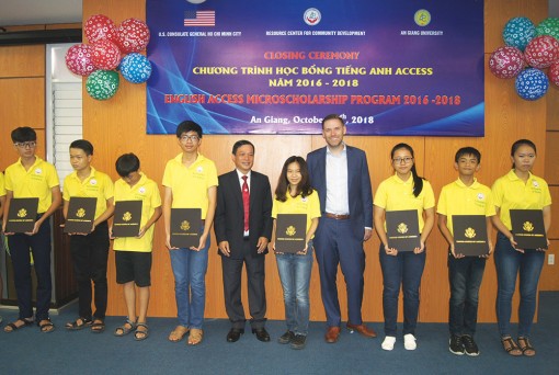 Tiếng Anh cho học sinh có hoàn cảnh khó khăn