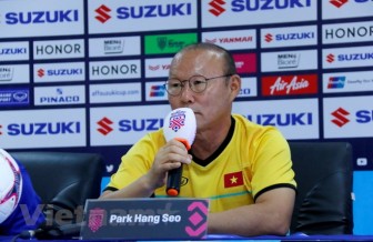 HLV Park Hang-seo thừa nhận "trận mở màn là không dễ dàng"
