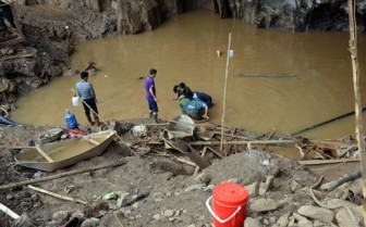 Sập mỏ vàng ở Hòa Bình: Huy động thợ lặn giải cứu 2 nạn nhân