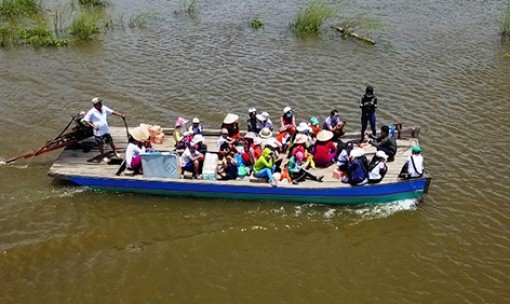 Chuyện học ở vùng rốn lũ An Giang