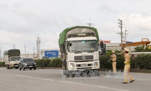 Tước trên 660 giấy phép lái xe cố tình chở quá tải