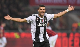 Ronaldo ghi bàn, Higuain bị đuổi khi Juventus hạ Milan