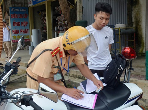 Xử lý 1.382 trường hợp vi phạm trật tự an toàn giao thông