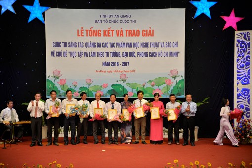 Hưởng ứng cuộc thi về chủ đề “Học tập và làm theo tư tưởng, đạo đức, phong cách Hồ Chí Minh”