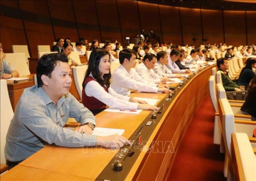 Quốc hội thảo luận tại tổ về bốn dự án Luật quan trọng