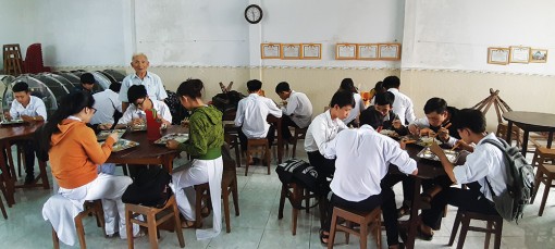 Nơi học sinh được... “tiếp sức”