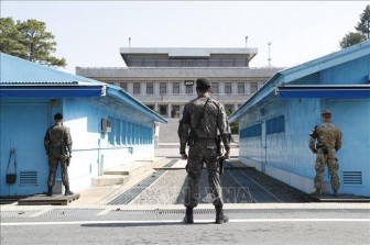 Hàn Quốc dùng thuốc nổ TNT phá hủy trạm gác trong Khu phi quân sự