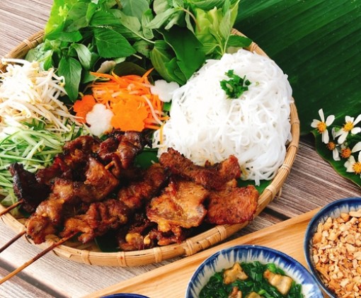 Bún thịt nướng nhà làm ngon hơn ngoài hàng