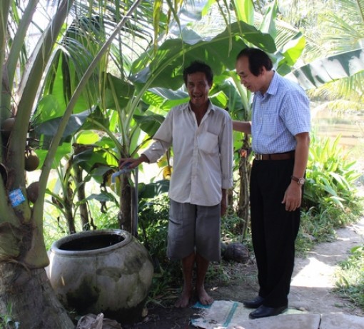 Nước sạch về với người nghèo