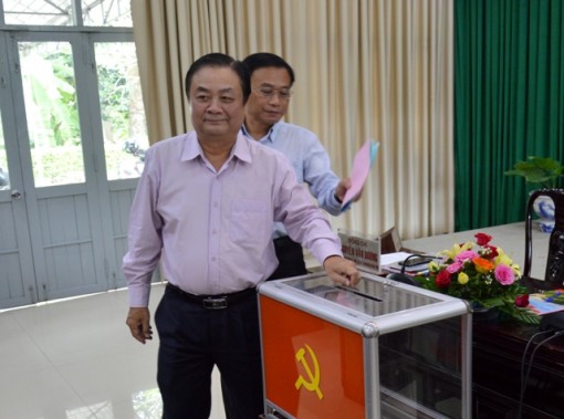Đồng Tháp: Lấy ý kiến về công tác cán bộ