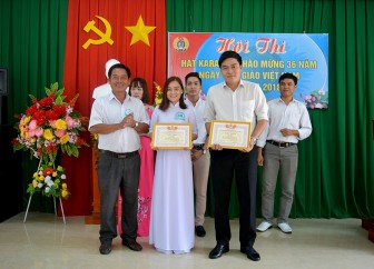 Liên đoàn Lao động huyện Châu Thành tổ chức Hội thi hát karaoke chào mừng ngày Nhà giáo Việt Nam