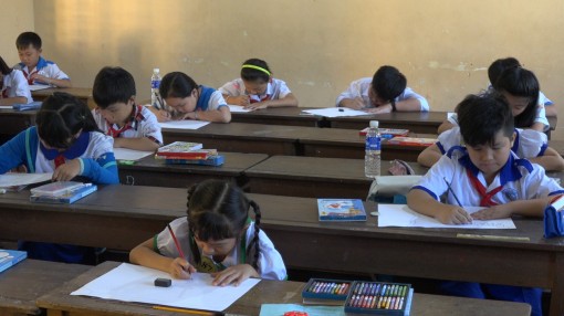 Châu Phú tổ chức thi vẽ tranh chủ đề ”Em yêu Tổ quốc em”