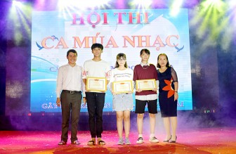 Trường THPT Nguyễn Bỉnh Khiêm tổ chức Hội thi ca múa nhạc mừng ngày Nhà giáo Việt Nam