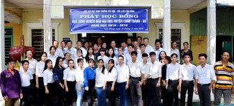 31 học sinh, sinh viên nghèo hiếu học được tiếp sức