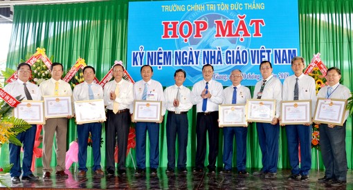 Các đơn vị trường học, cơ sở giáo dục: Kỷ niệm ngày Nhà giáo Việt Nam 20-11