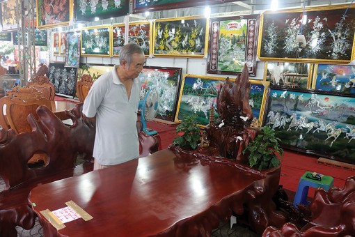 Đồ gỗ mỹ nghệ hút hàng dịp cận Tết