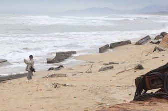 Thủ tướng yêu cầu khắc phục sạt lở bờ biển và ứng phó với El Nino