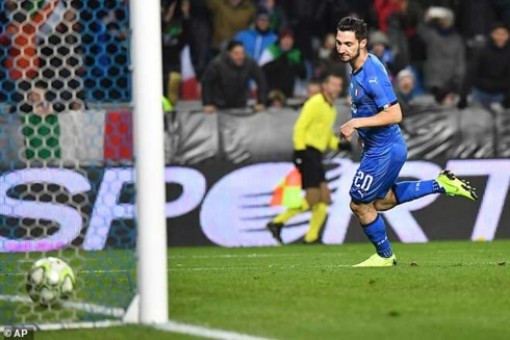 Siêu dự bị ghi bàn, Italia thắng nhọc Mỹ