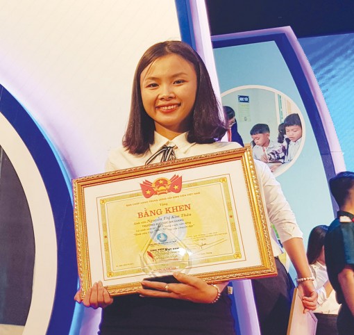 Nữ bí thư chi đoàn năng động