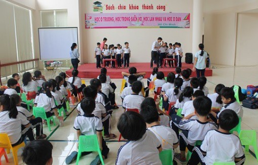 Đồng Tháp: Tăng cường công tác luân chuyển sách, báo phục vụ trường học