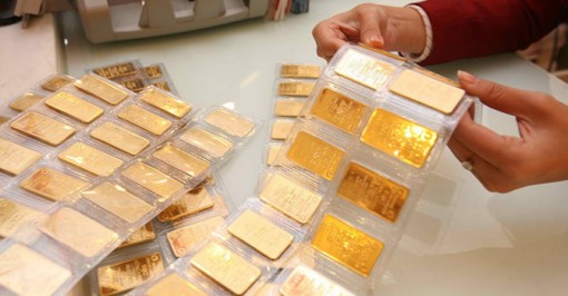 Giá vàng tiếp tục giảm sâu, xuyên thủng đáy 11 tháng