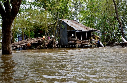 Nhà kiên cố, người an toàn, cộng đồng phát triển