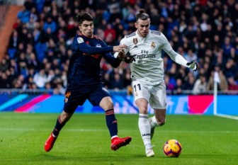 Gareth Bale mờ nhạt, Real nhọc nhằn vượt qua Valencia