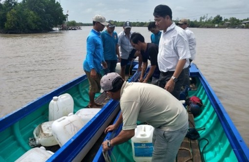 Cà Mau: Chìm tàu chở hàng, thiệt hại hơn 400 triệu đồng