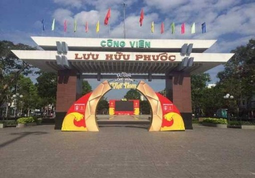 Cần Thơ cho đặt màn hình lớn xem trận Việt Nam-Philippines tại công viên Lưu Hữu Phước