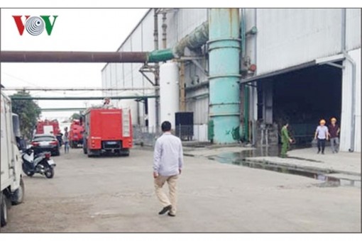 Nổ lớn tại Công ty Cửu Long, khói bụi bốc cao, 11 người thương vong