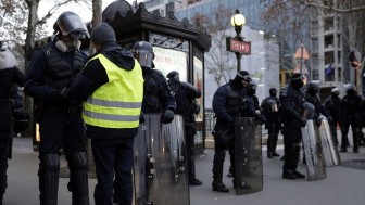 Pháp bắt giữ hơn 300 người dù biểu tình tuần này chưa diễn ra