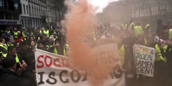 Bắt giữ khoảng 70 người trong cuộc biểu tình 'Áo vàng' ở Brussels, Bỉ