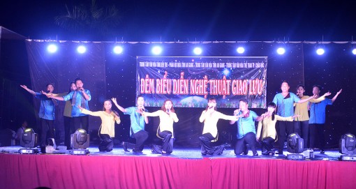 Giao lưu nghệ thuật 2 tỉnh An Giang và Bến Tre