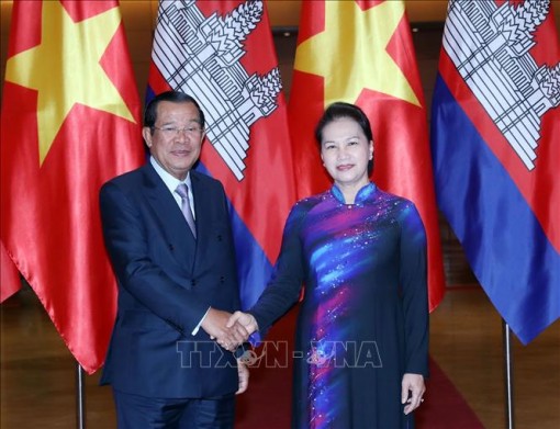 Chủ tịch Quốc hội Nguyễn Thị Kim Ngân hội kiến Thủ tướng Vương quốc Campuchia