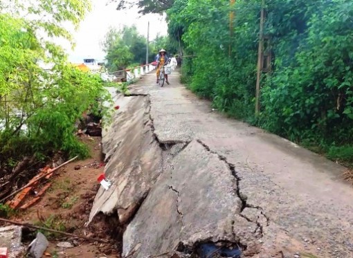 Đồng Tháp: Mái kè Trà Đư sạt lở