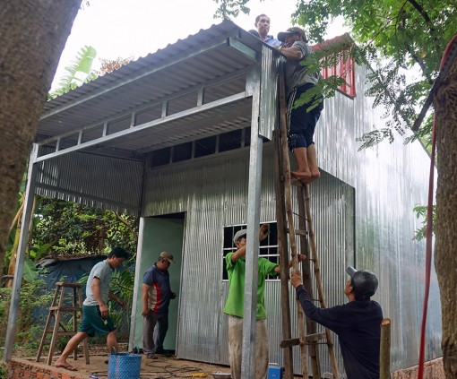 Tín đồ Phật giáo Hòa Hảo làm theo gương Bác