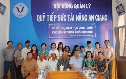 Vươn lên từ khó khăn