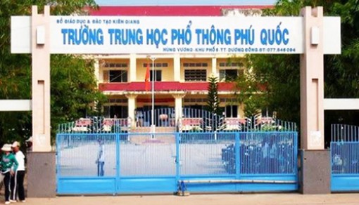 Lộ đề thi Toán, hàng trăm học sinh lớp 11 phải thi lại