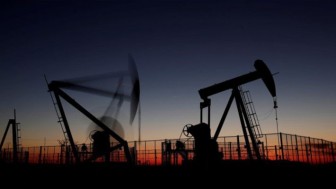 Giá dầu tăng 8%, mạnh nhất hơn 2 năm