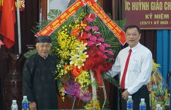 Tỉnh ủy, HĐND, UBND, UBMTTQ Việt Nam tỉnh chúc mừng Đại lễ đản sinh Đức Huỳnh Giáo chủ Phật giáo Hòa Hảo
