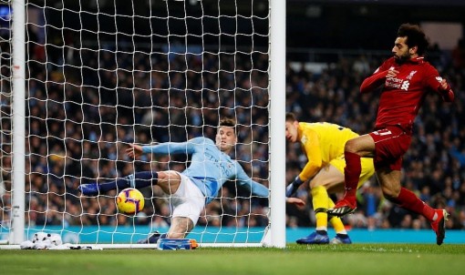 Dejan Lovren thi đấu như thảm họa, Liverpool nhận thất bại cay đắng trước Man City