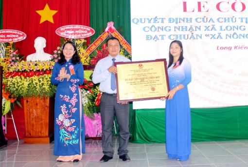 Xã Long Kiến đạt chuẩn nông thôn mới