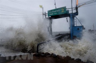 Thái Lan: Hàng chục nghìn du khách bị mắc kẹt vì bão Pabuk