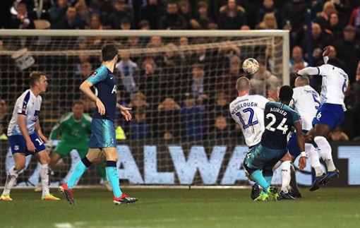 Tottenham thắng 7-0 ở vòng ba Cup FA