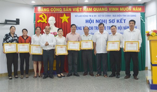 Chi trả chính sách trợ giúp xã hội qua hệ thống bưu điện hơn 413 tỷ đồng