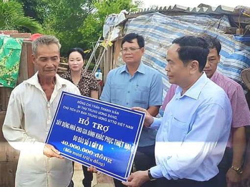 Hỗ trợ các gia đình bị thiệt hại do bão số 1